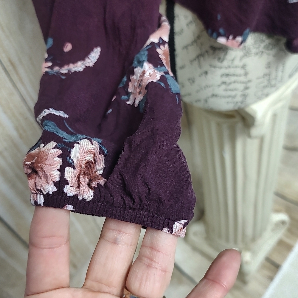 💥 3/$20 Wild Fable Medium Floral Wrap Peplum Top - Plum - Picture 5 of 10